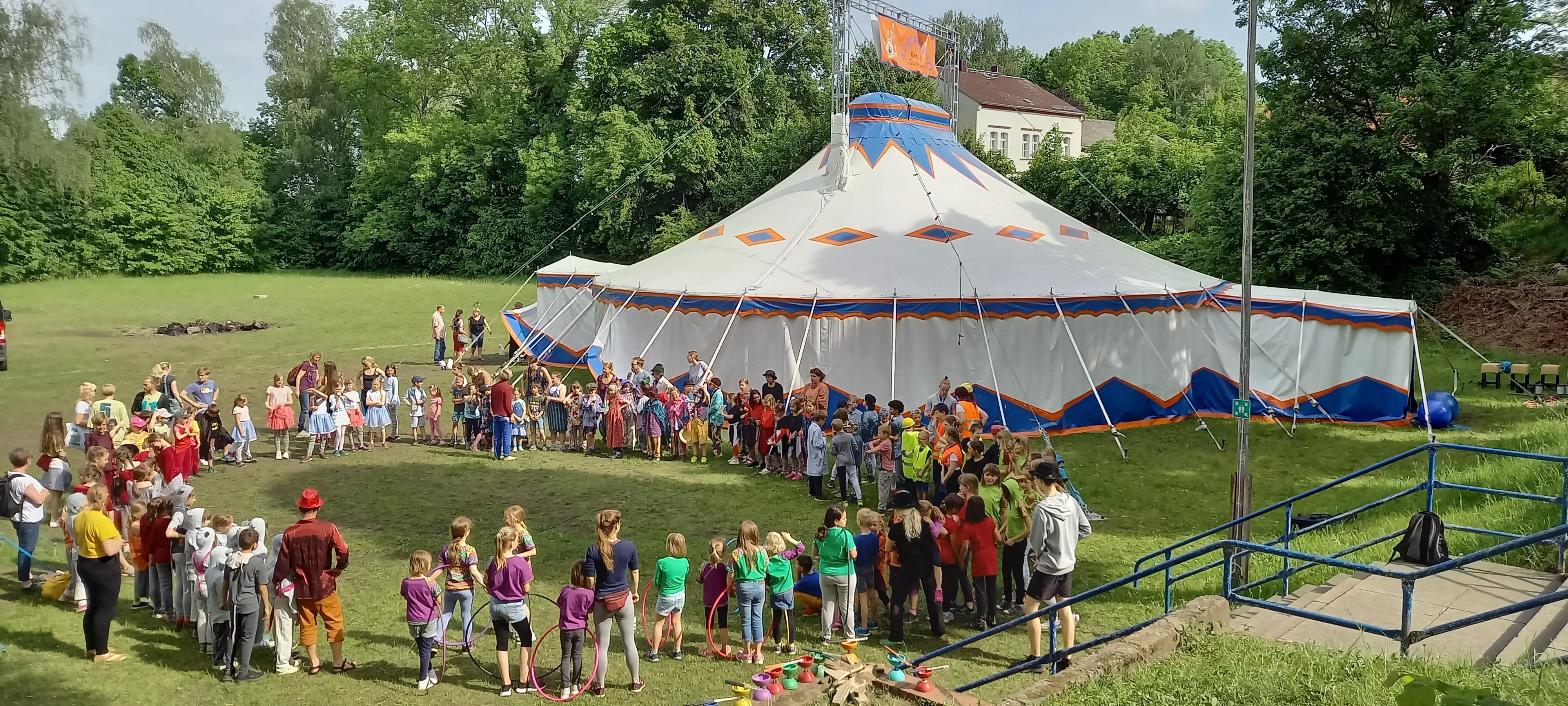 Projektwoche 2026 „Zirkuszelt ist unsere Welt“ 